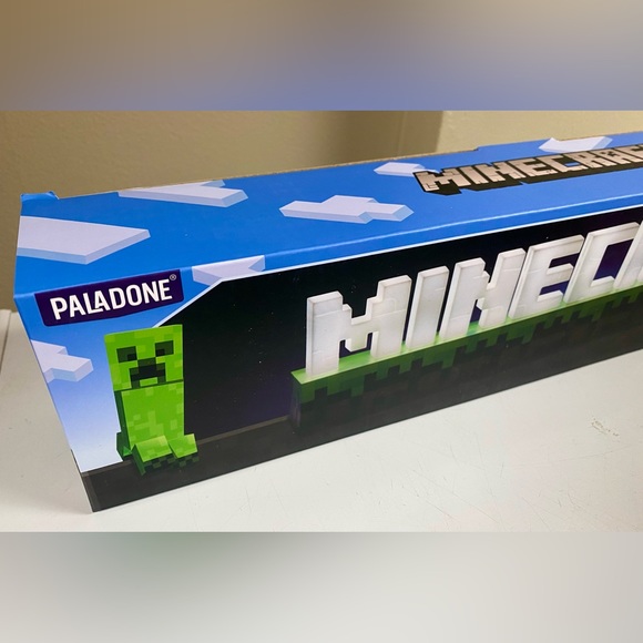 NWT! Original packaging, unopened. Minecraft Logo Light for desk or wall - Picture 4 of 9